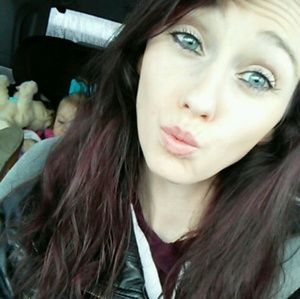 Meet your Posher, Courtney